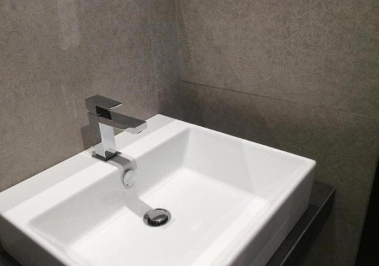 Single Room,110462637:JPEG